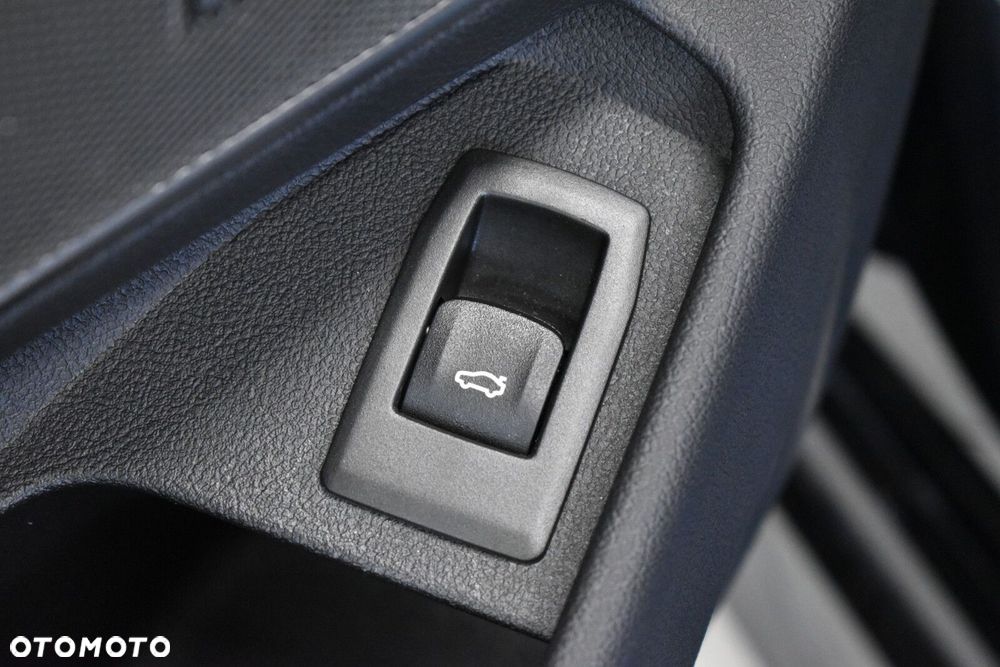 BMW Seria 3 - 12