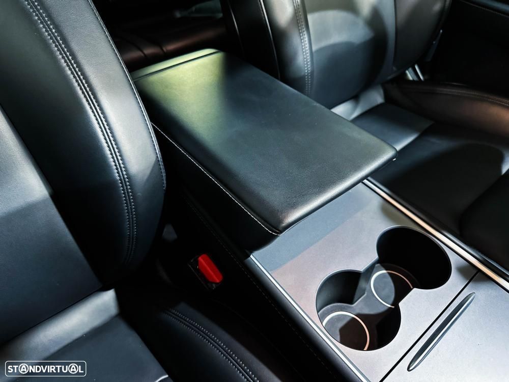 Tesla Model Y Performance Dual Motor AWD - 24