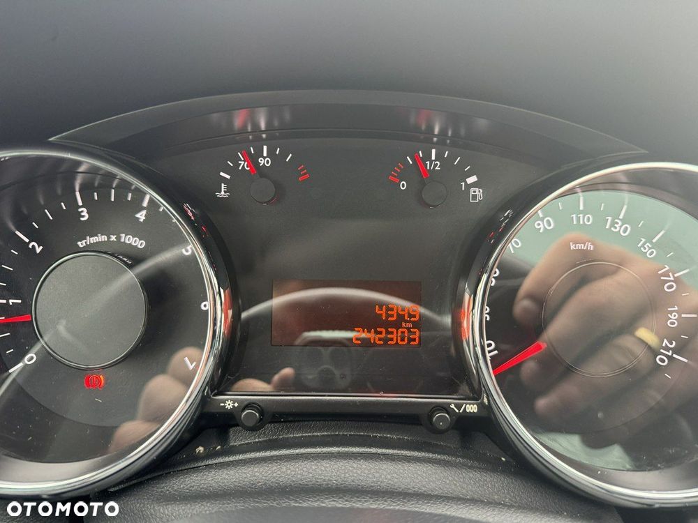 Peugeot 3008 1.6 Allure - 18