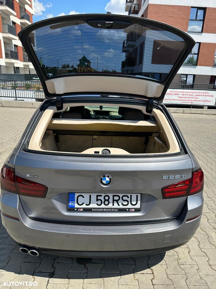 BMW Seria 5 525d xDrive - 11