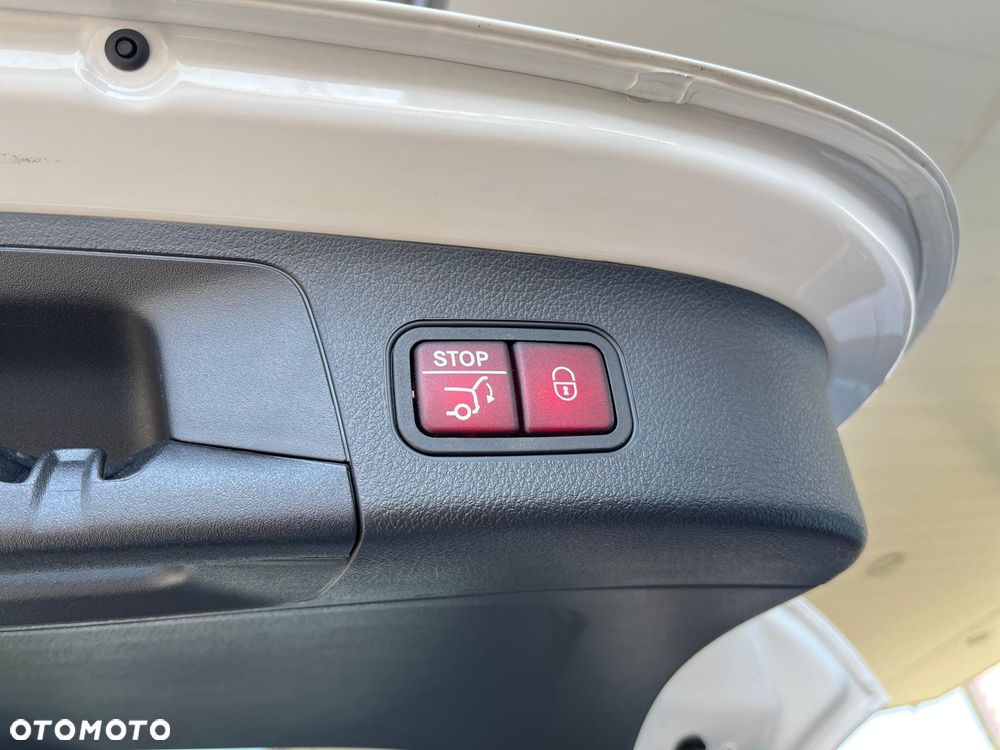 Mercedes-Benz EQA 300 66.5kWh 4-Matic AMG Line - 37