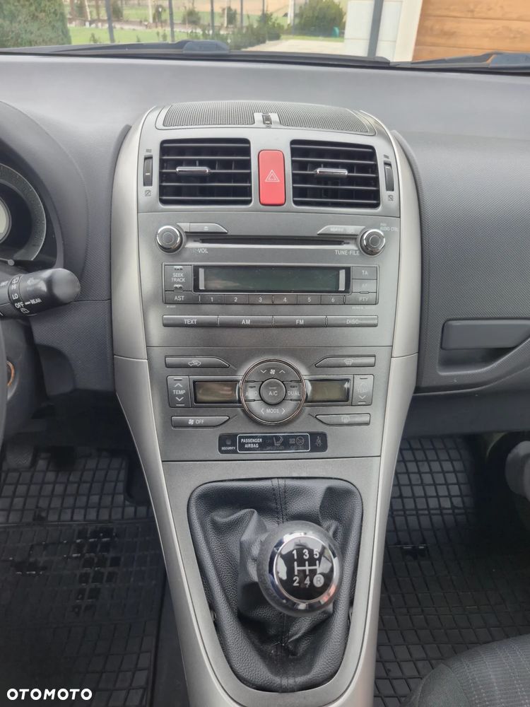 Toyota Auris 1.6 VVT-i Sol - 18