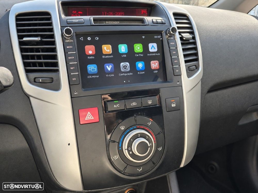 Kia Venga - 11