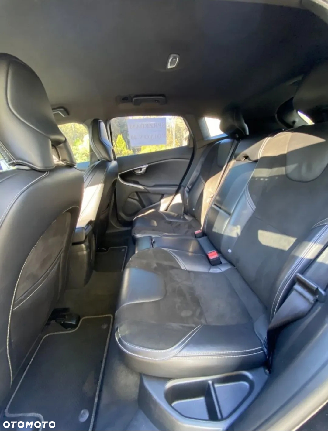 Volvo V40 D2 Drive-E R-Design Momentum - 4