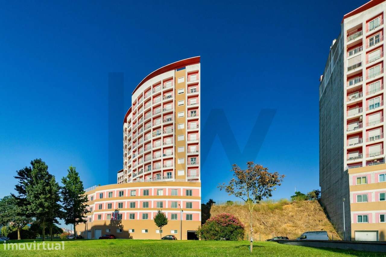O Seu Novo Refúgio em Santa Marta do Pinhal: Modernidade com Entrega e - Grande imagem: 2/14