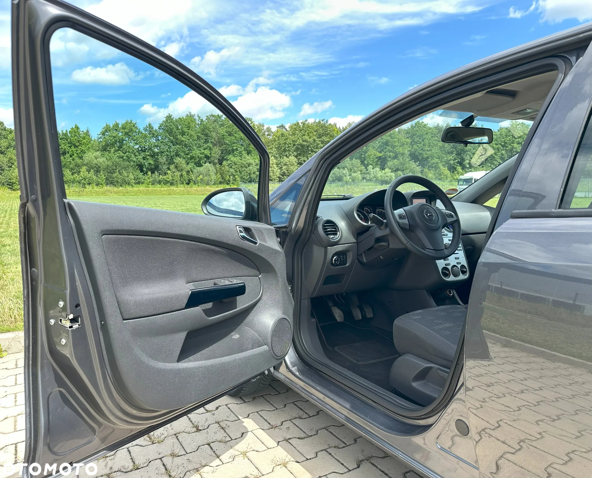 Opel Corsa 1.4 16V Satellite - 12