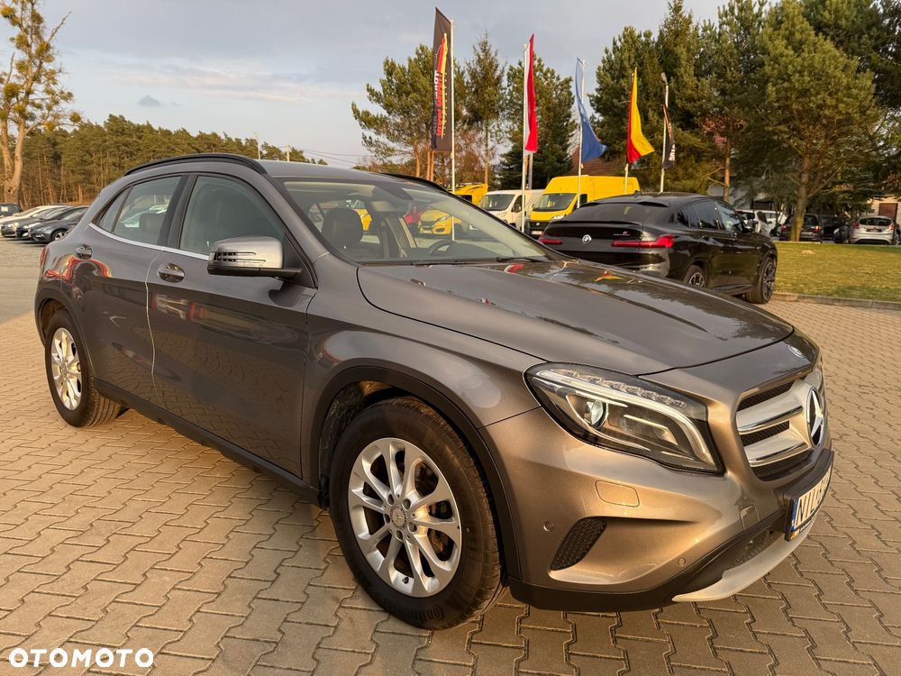 Mercedes-Benz GLA - 8