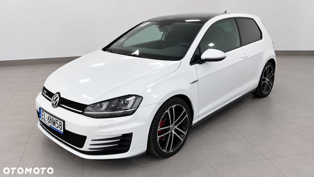 Volkswagen Golf - 2