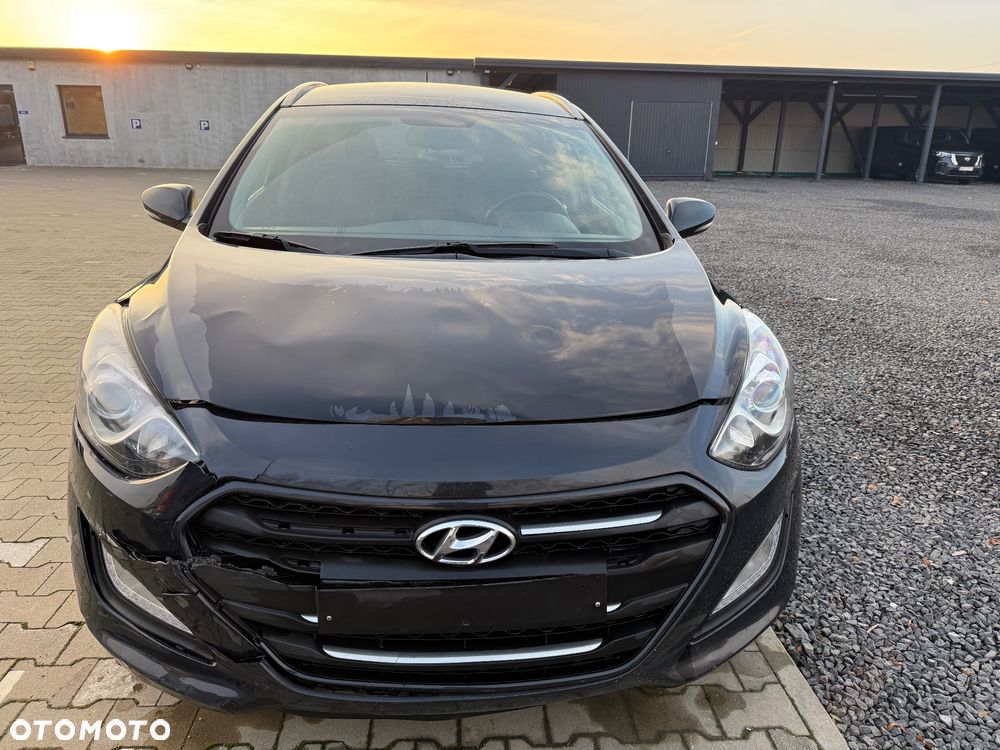 Hyundai i30 1.6 CRDi Fifa World Cup Edition - 2