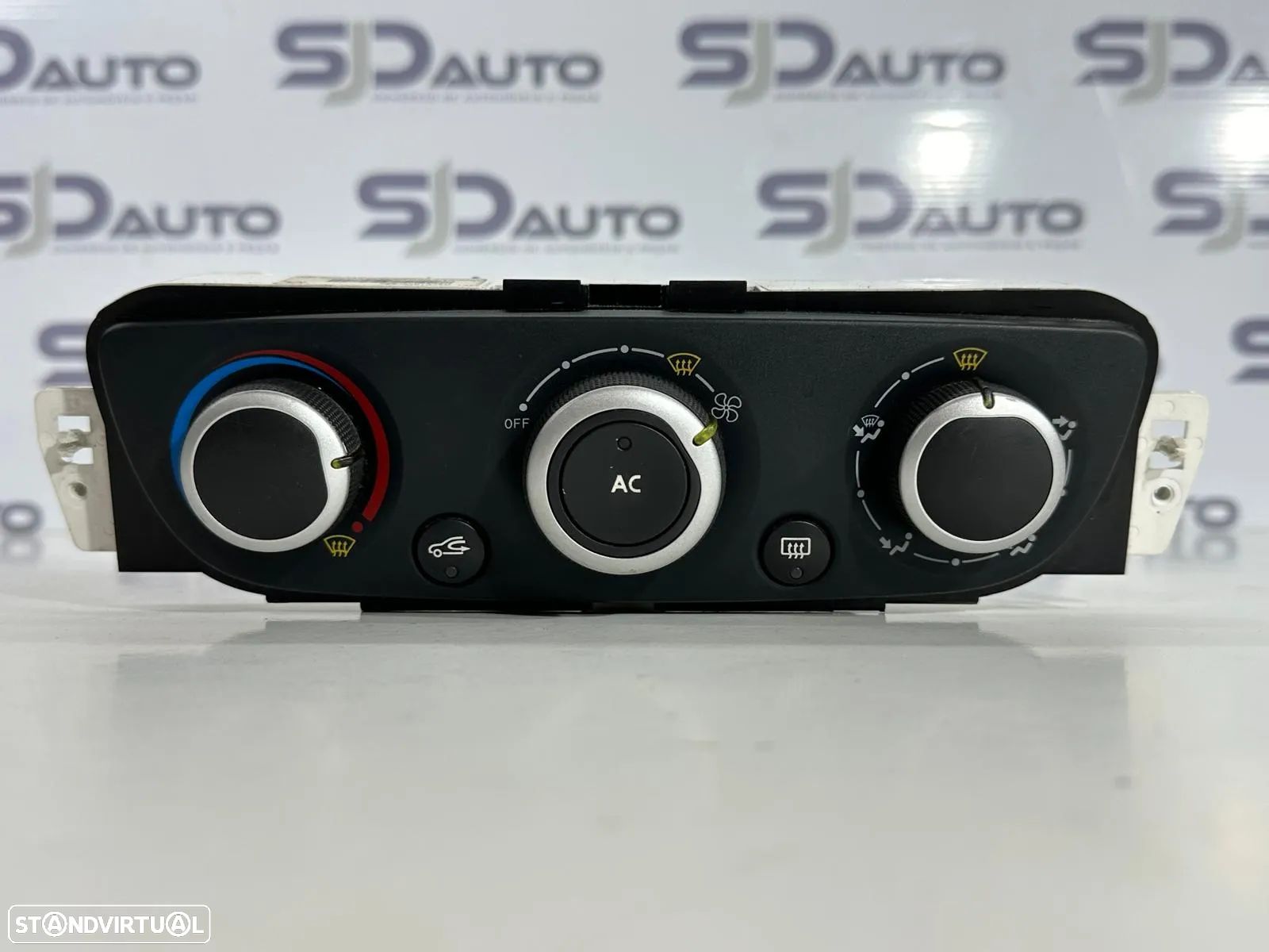 Climatronic / Comandos Ar Condicionado - Renault Megane III (2013) - 1
