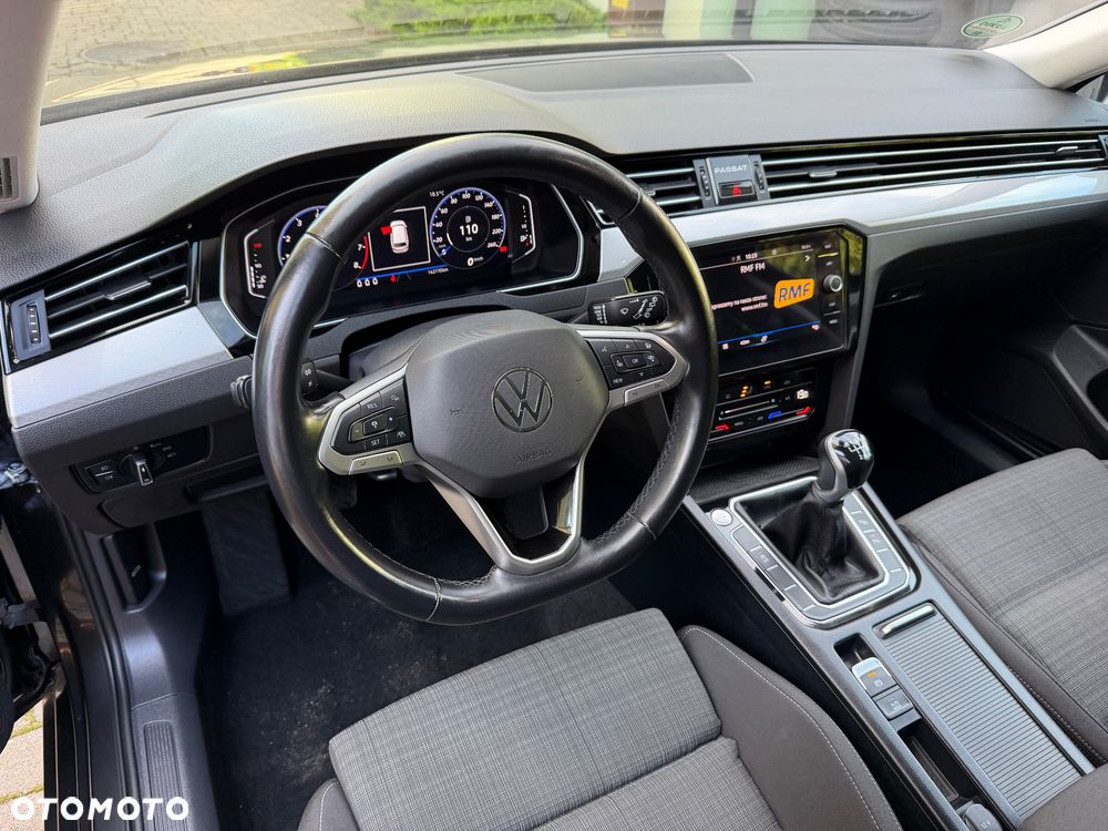 Volkswagen Passat 1.5 TSI EVO Elegance - 9
