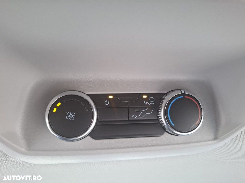 Ford Tourneo Custom - 10