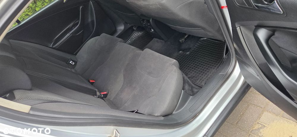 Volkswagen Passat 2.0 TDI Comfortline - 5