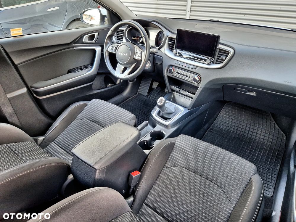 Kia Ceed 1.5 T-GDI M - 23