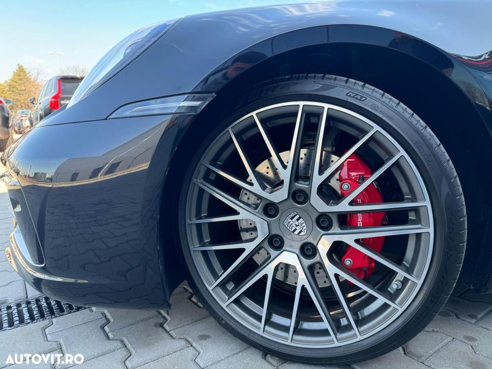 Porsche 911 Carrera 4S PDK - 31