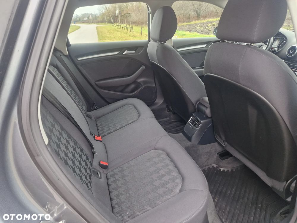 Audi A3 Sportback - 6