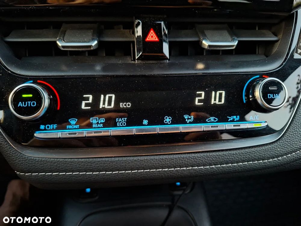 Suzuki Swace 1.8 Hybrid Premium Plus CVT - 21