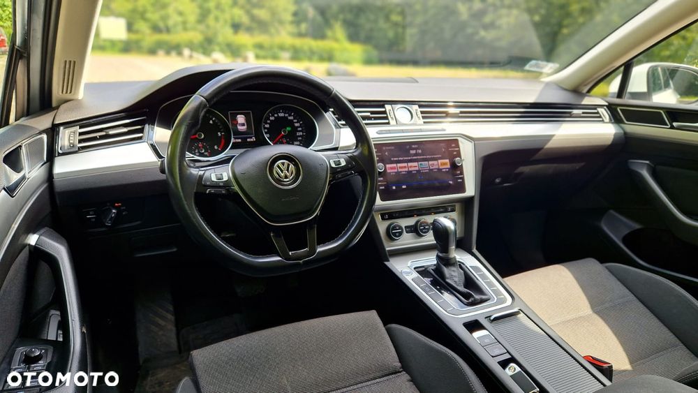 Volkswagen Passat - 10