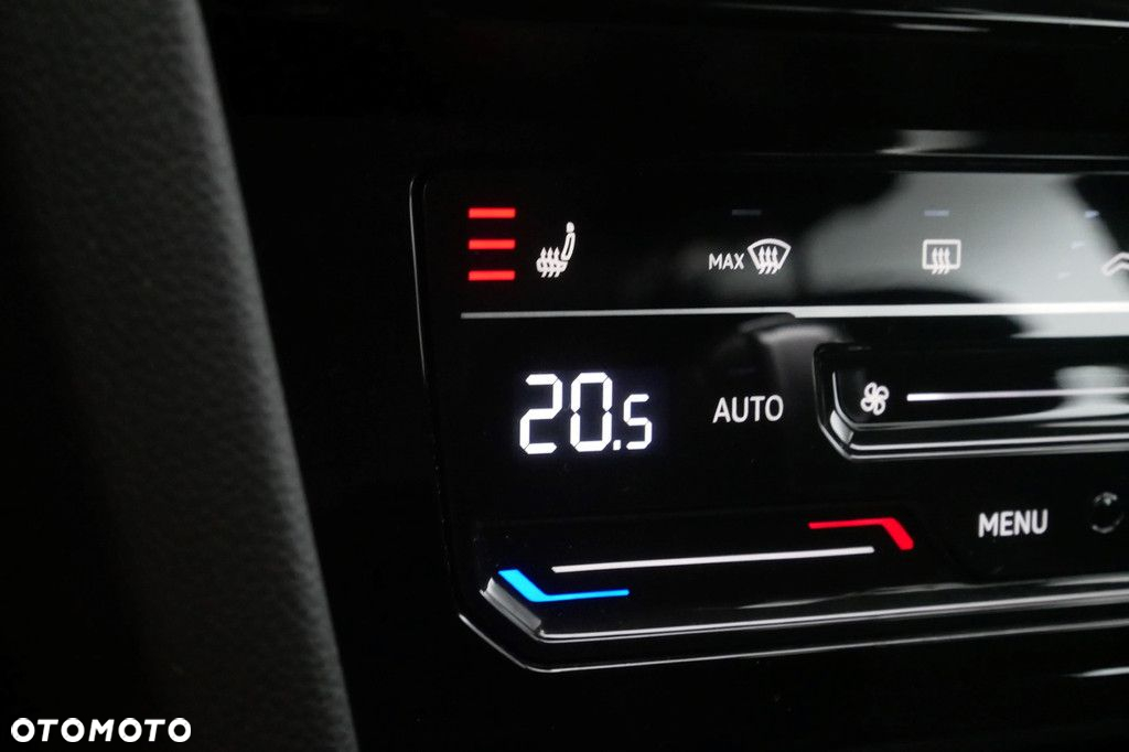 Volkswagen Passat 2.0 TSI Business DSG - 23