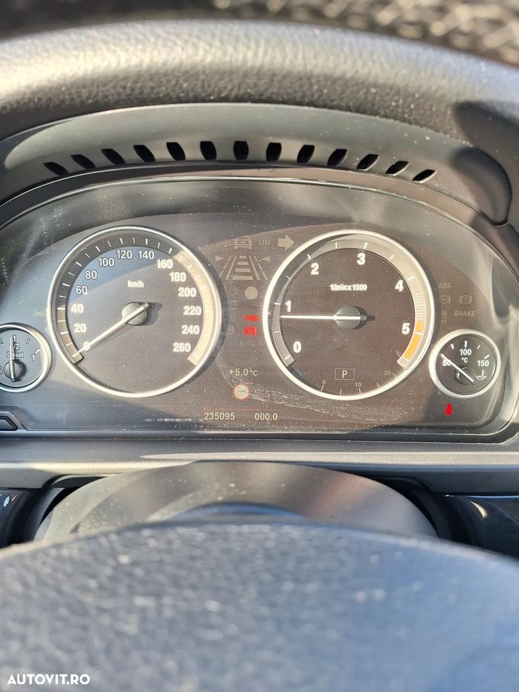 BMW Seria 5 520d Aut. - 11