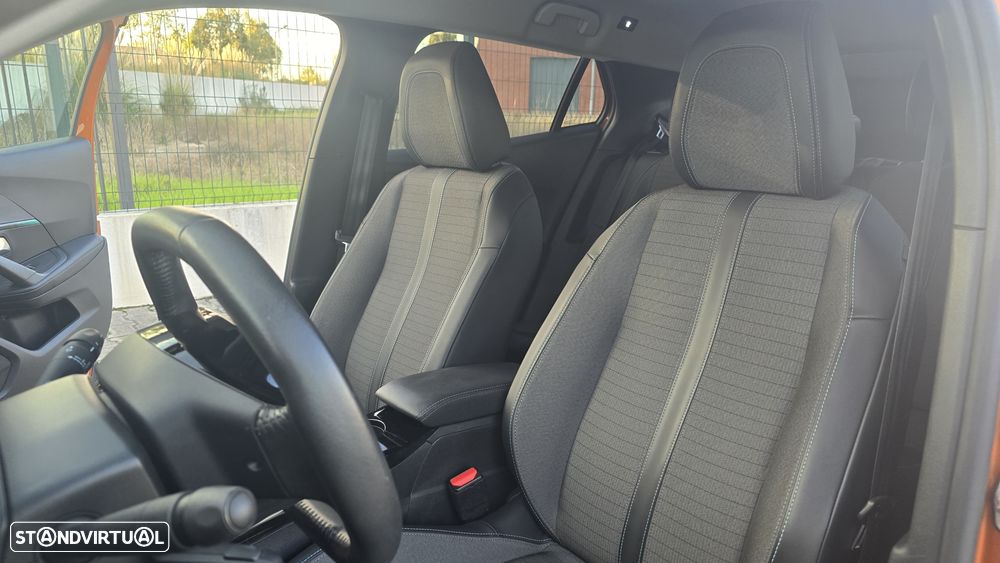 Peugeot 2008 1.2 PureTech Allure Pack - 15