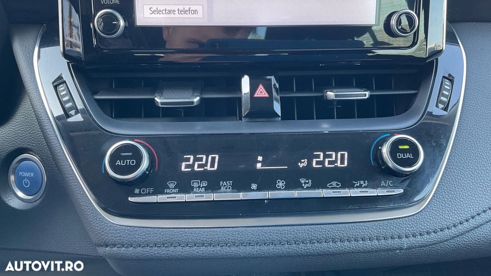 Toyota Corolla 1.8 HSD Business - 27