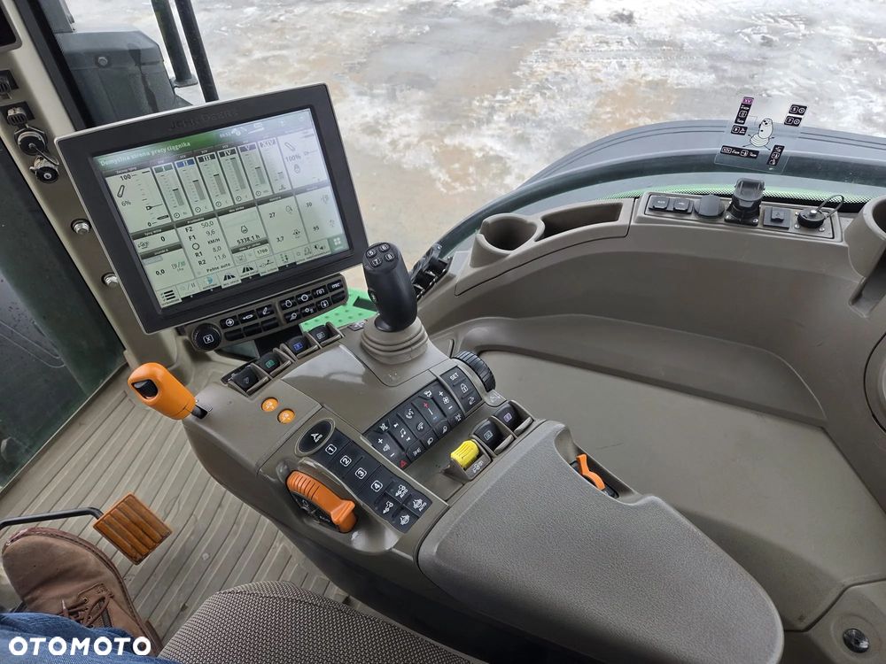 John Deere 8R310 - 10