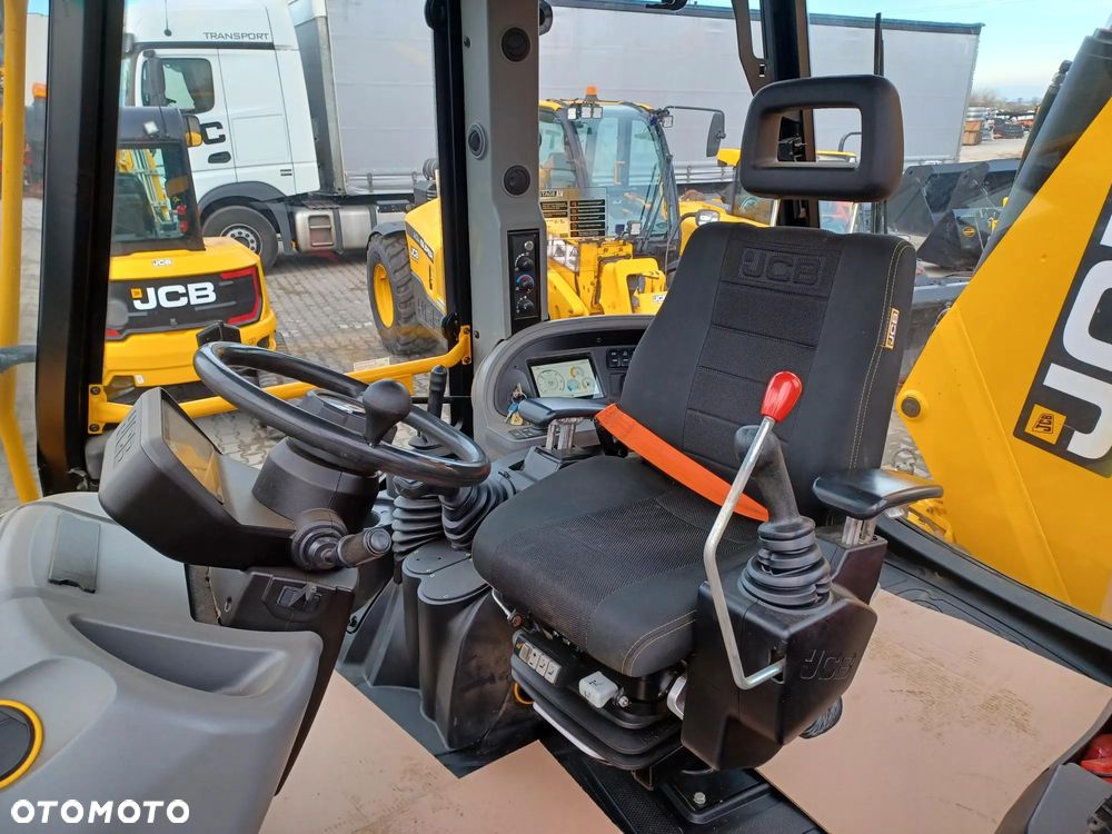 JCB 3CX Plus AEC - 16
