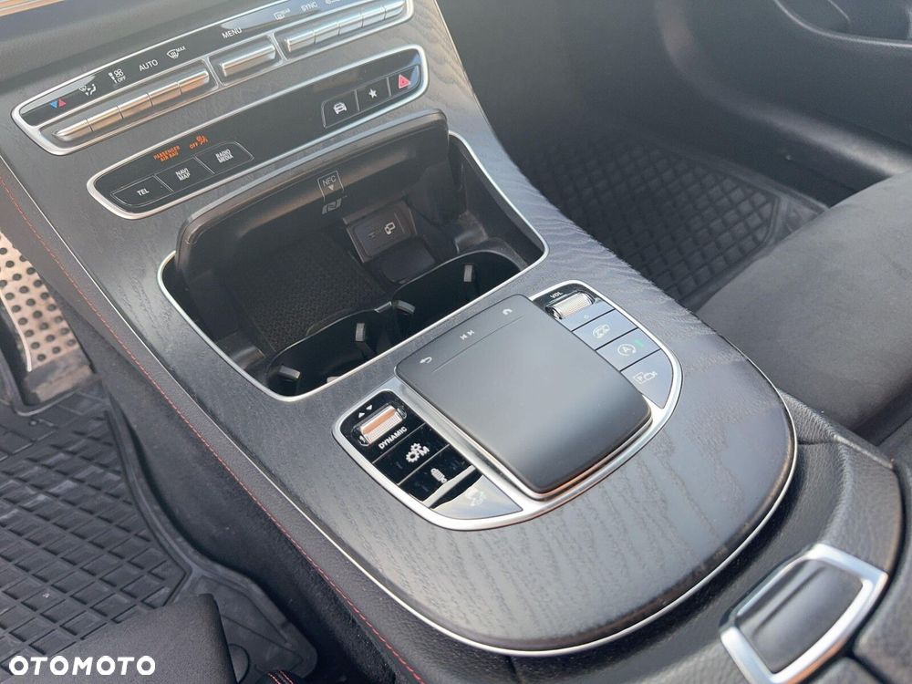 Mercedes-Benz Klasa E AMG 53 4-Matic+ 9G-TRONIC - 16