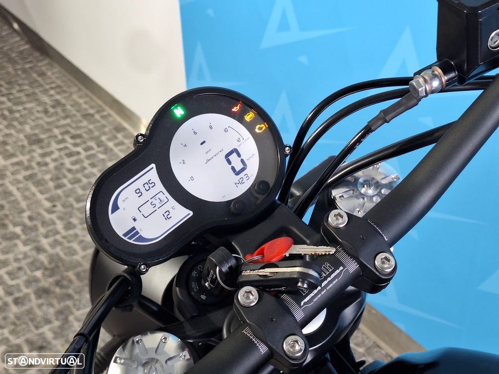 Benelli Leoncino 500 - 10