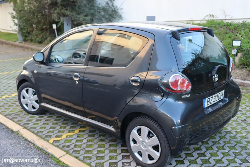 Toyota Aygo 1.0 Plus Sport Pack+VSC - 41