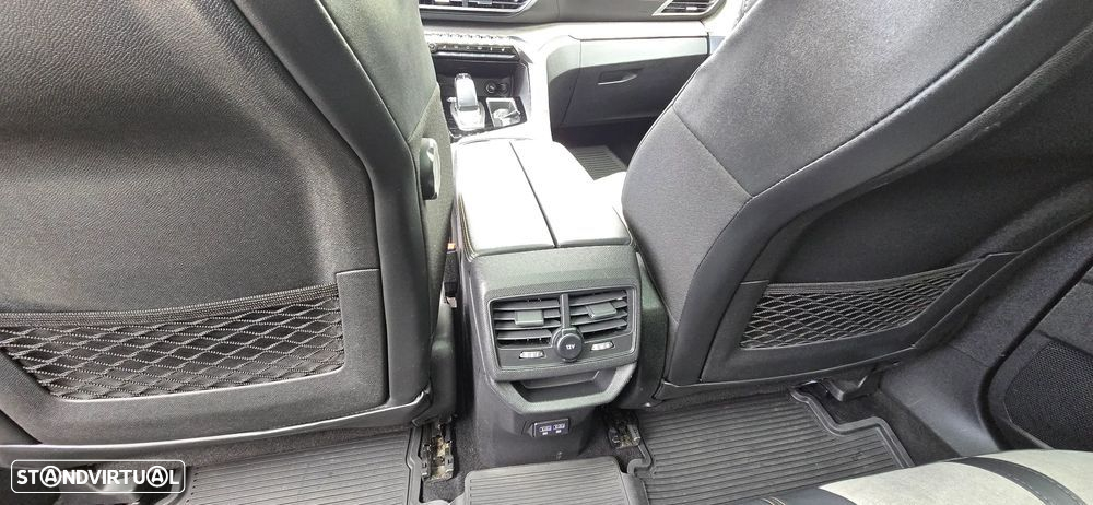 Peugeot 3008 1.6 Hybrid GT Pack e-EAT8 - 5