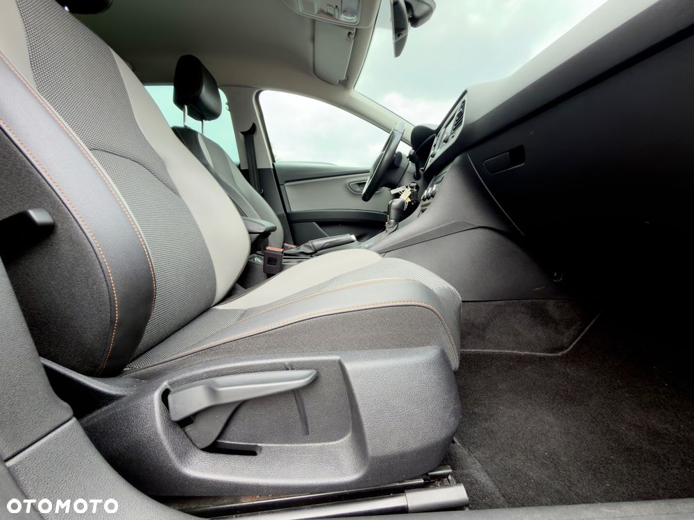 Seat Leon Sportstourer 2.0 TDI Start&Stop 4Drive DSG X-Perience - 22