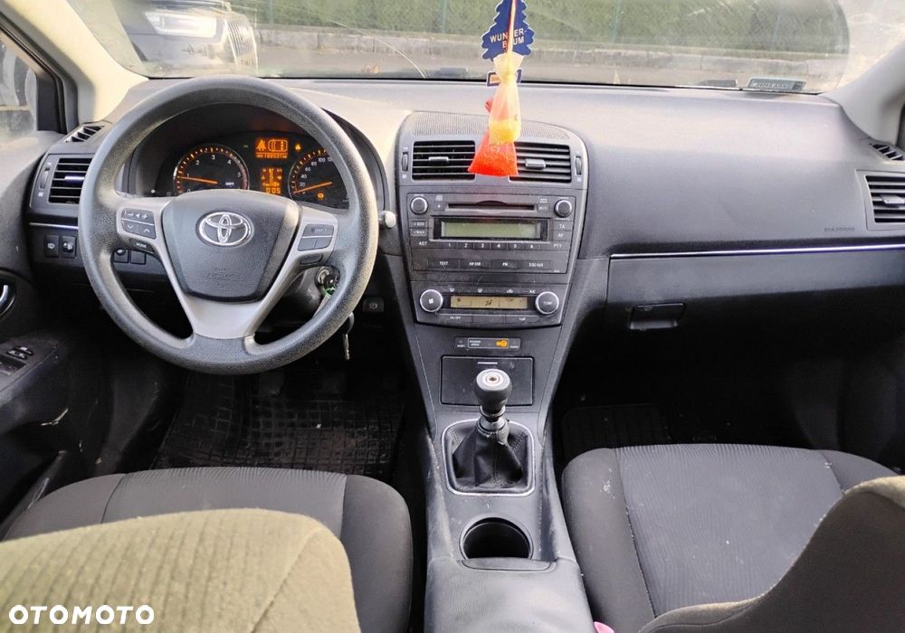 Toyota Avensis - 7
