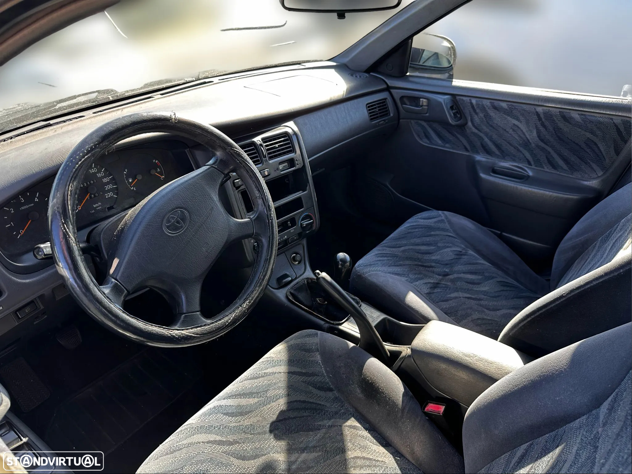 Toyota Carina E Sportswagon 2.0 TD de 1998 para peças - 4