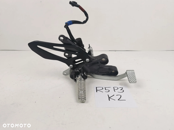 Yamaha R7 set podnóżek dzwignia komplet przód prawy 21-