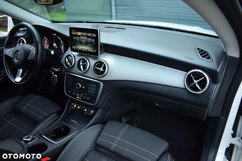 Mercedes-Benz CLA Shooting Brake 250 7G-DCT - 34