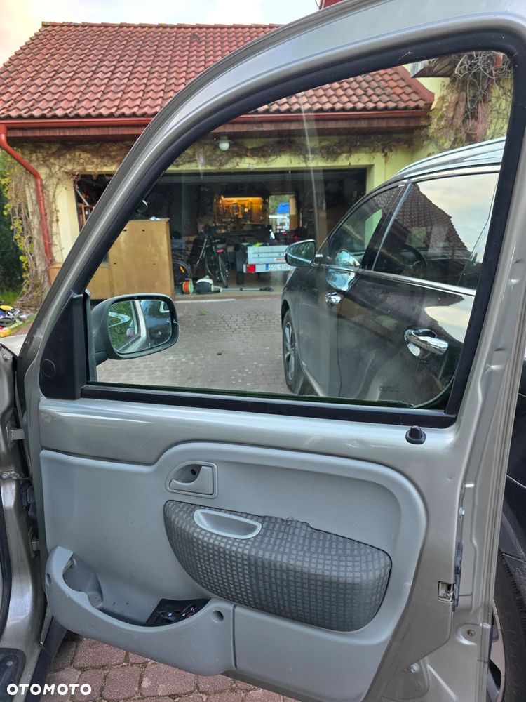 Renault Kangoo 1.6 16V Authentique 4x4 - 33