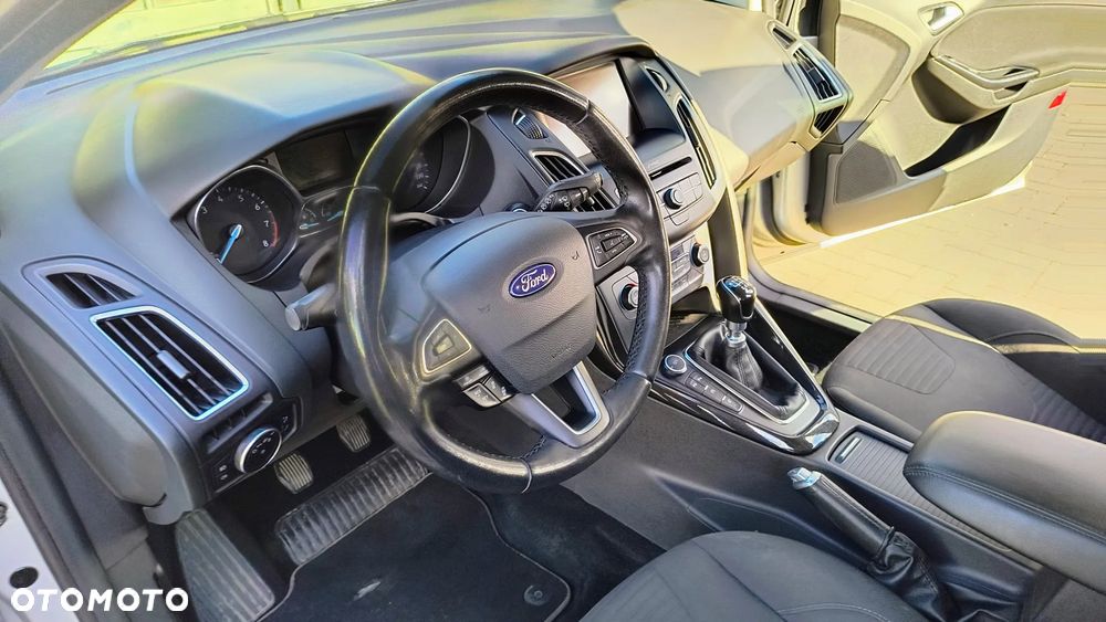 Ford Focus 1.5 EcoBoost Titanium ASS - 11