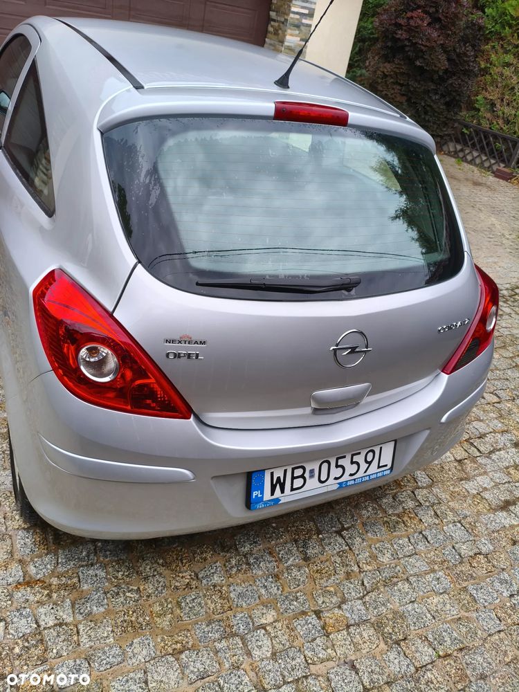 Opel Corsa 1.2 16V Essentia - 8