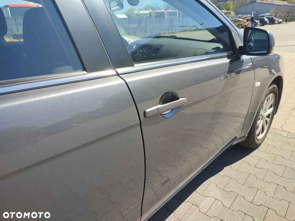 Mitsubishi Lancer 1.8 Intense - 8
