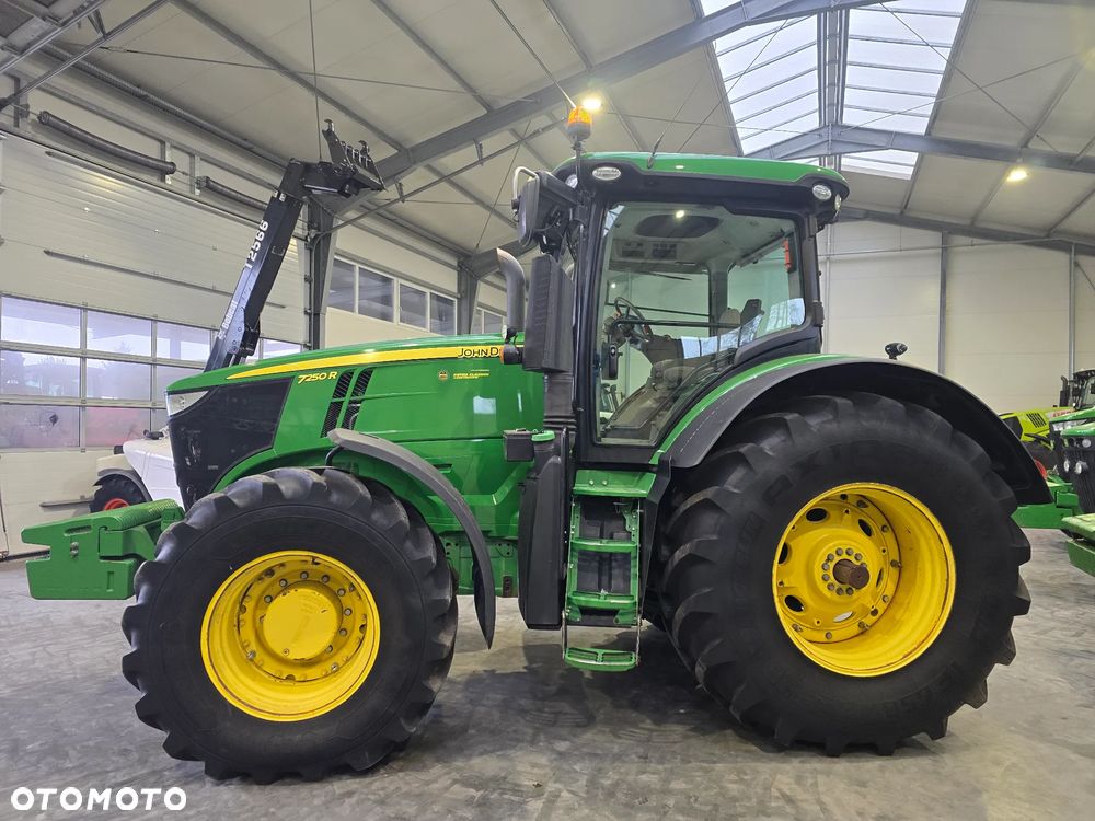 John Deere 7250R - 10