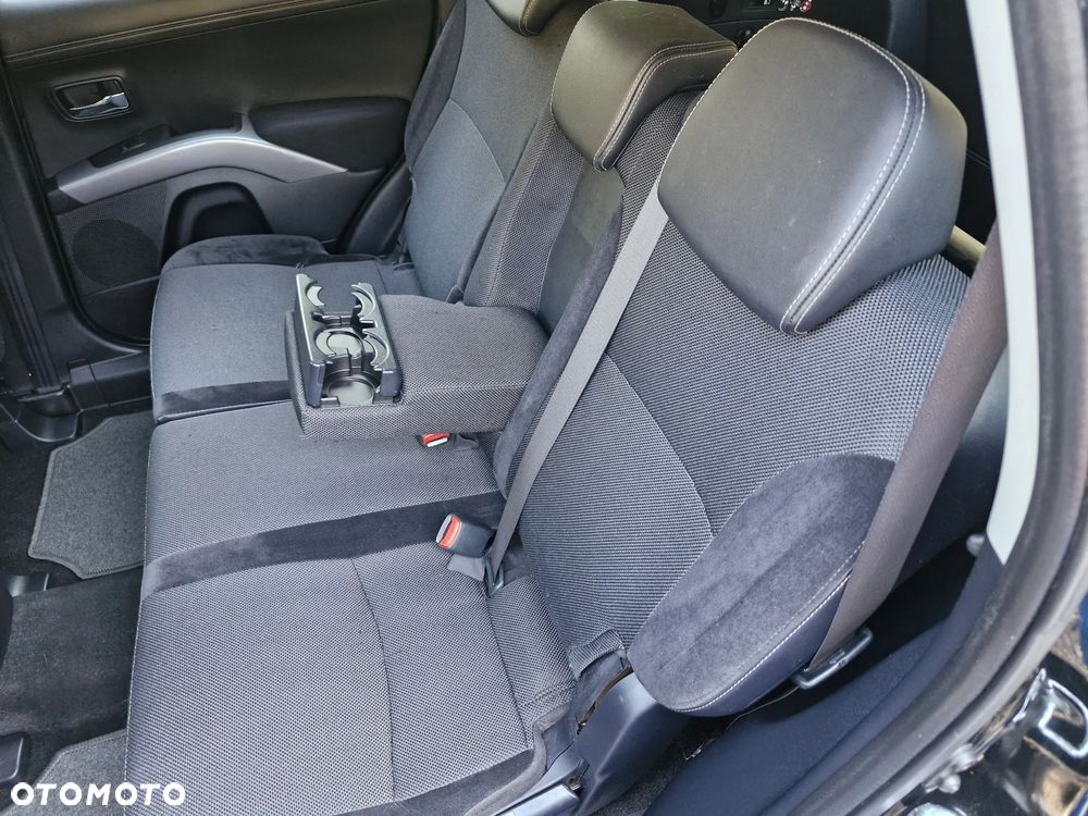 Mitsubishi Outlander 2.0 2WD Invite - 9