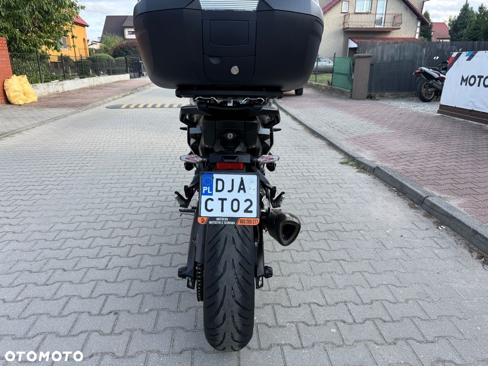 BMW XR - 21