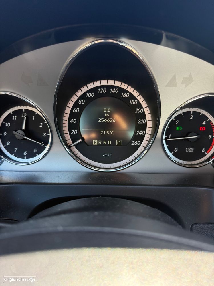 Mercedes-Benz E 250 CDI Avantgarde BlueEfficiency Auto. - 11