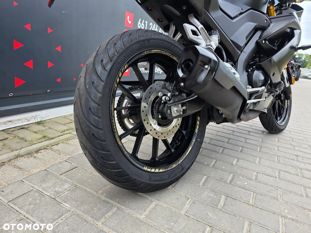 Yamaha YZF - 19