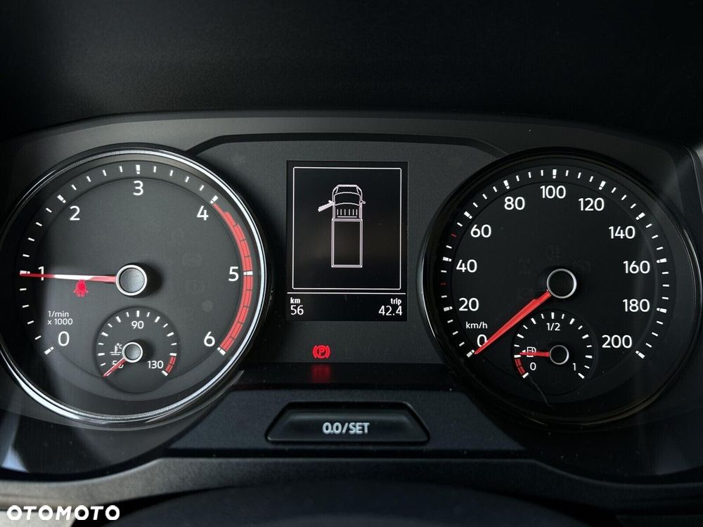 Volkswagen Crafter Crafter 35 Podwozie z pojedynczą kabiną silnik: 2,0 l TDI EURO VI-e SCR 103 kW / skrzynia biegów: Przedni napęd manualna 6-biegowa rozstaw osi: 4490 mm - 15