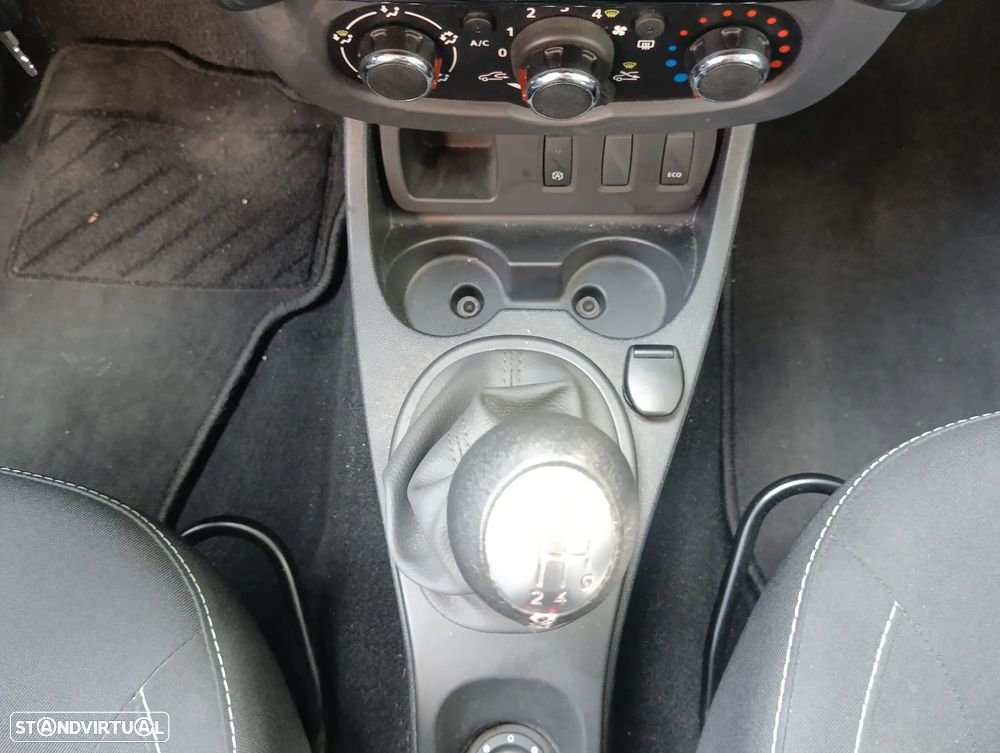 Dacia Duster 1.5 dCi Prestige - 14