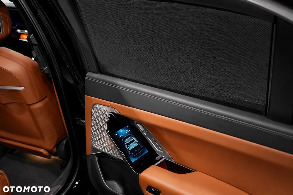 BMW Seria 7 M760e PHEV xDrive sport - 18