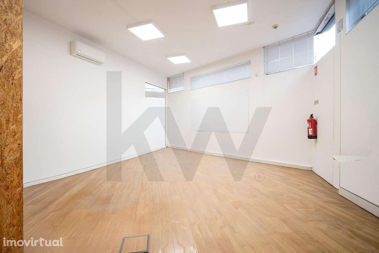 Espaço de Escritório com 100 m2 em Linda-a-Velha, Oeiras - Grande imagem: 4/7